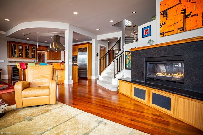 Building Photo - 3 br, 4 bath House - 4101 Williams Avenue ...