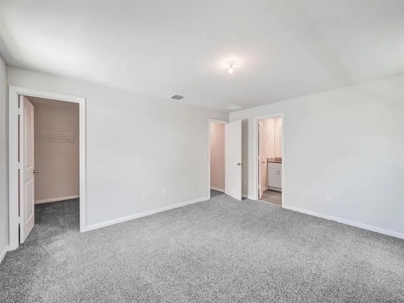 Building Photo - 5671 Enclave Dr