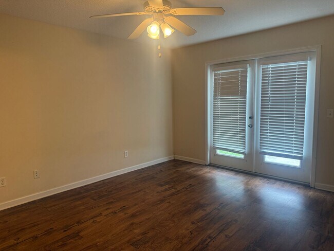 Building Photo - 300 Promise Ln