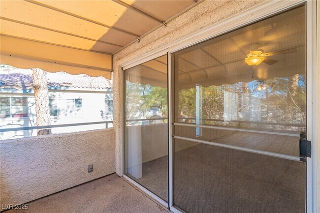 Building Photo - 3061 Key Largo Dr