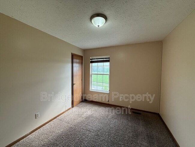 Building Photo - 381 Sherman Dr