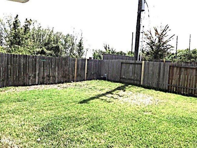 Building Photo - 4111 Mt Everest Way