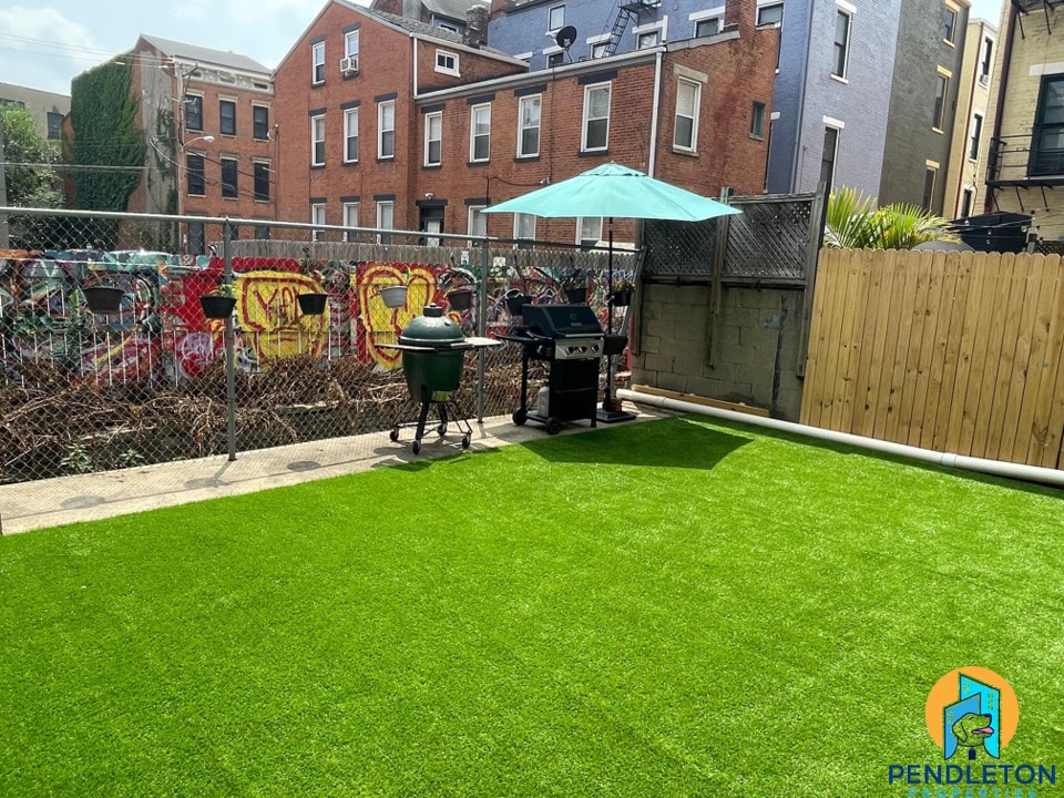 Building Photo - 525 E 13th St