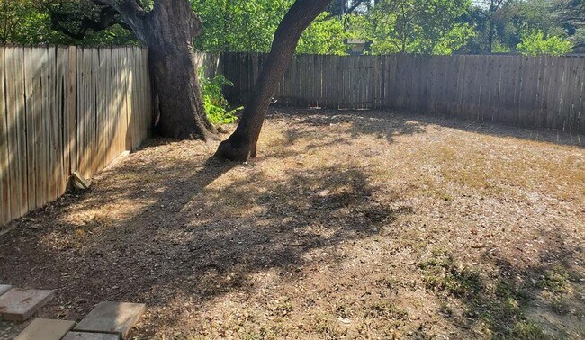 Building Photo - 8716 Clearbrook Trail