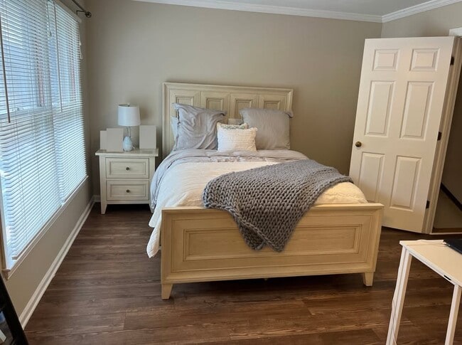 Building Photo - 23 Mt Vernon Cir