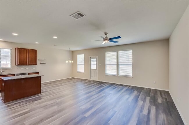 Building Photo - 216 Golden Butterfly Dr