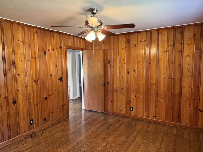 Building Photo - 2503 Apricot Ln