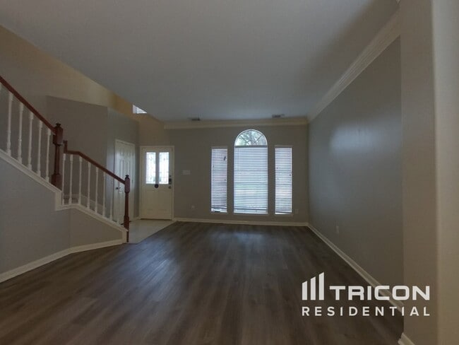 Building Photo - 9003 Cypress Square Dr