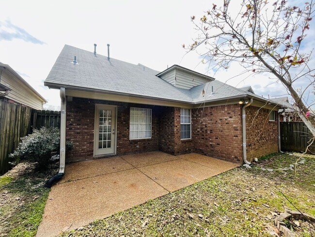 Building Photo - 6836 Kamali Ave