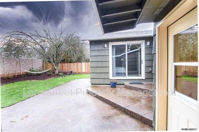 Building Photo - 3610 SW Oetjen Ave