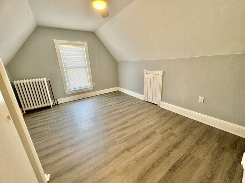 Building Photo - 735 Morgan Ave