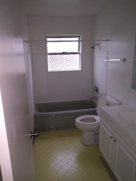 Building Photo - 1747 S Hanford St