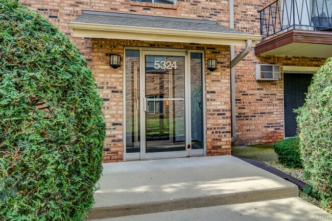 Building Photo - 5324 Waterbury Dr