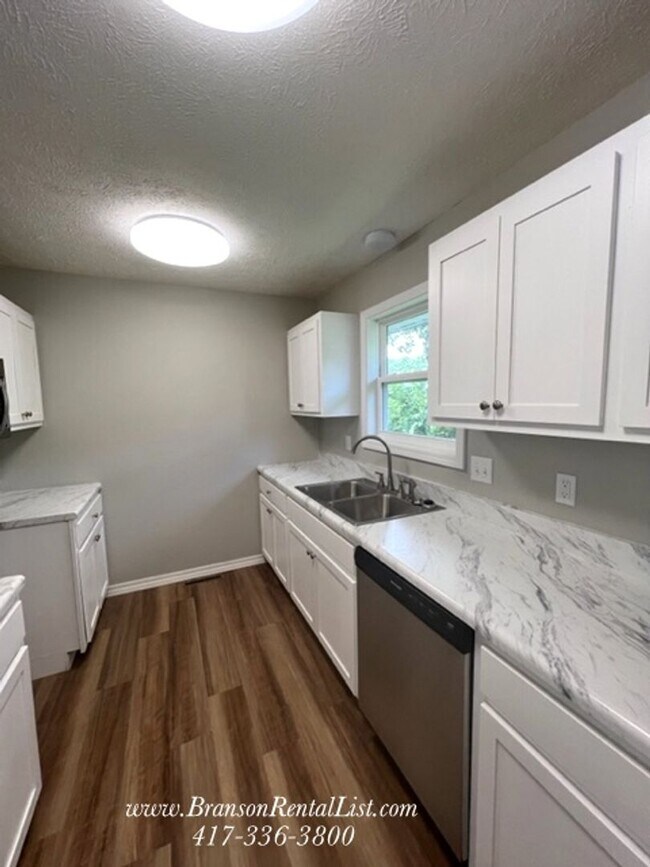 Building Photo - Newly Remodeled 3BR/2BA - Branson