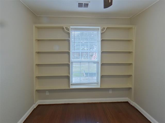 Building Photo - 709 Flagstone Way