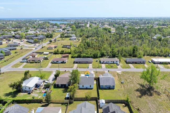 Building Photo - 7011 Lois St