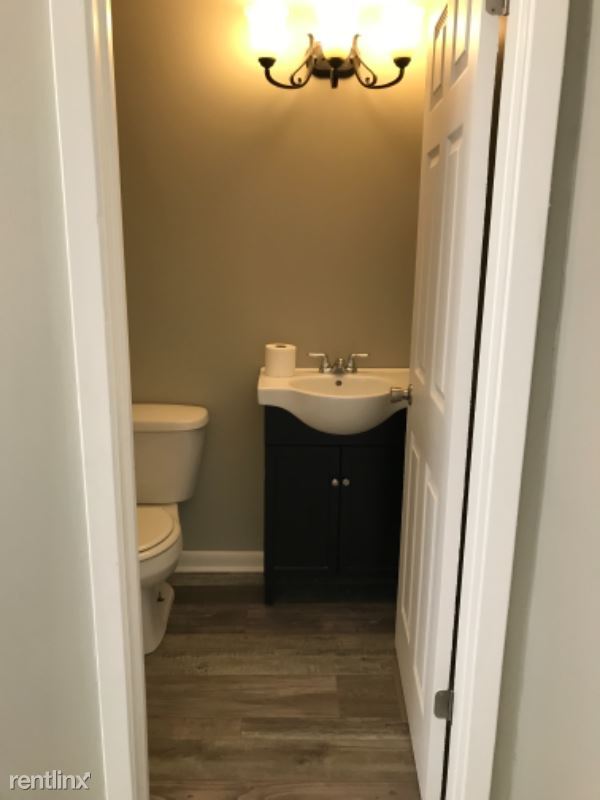 Building Photo - 3 br, 2 bath Townhome - 1277 Barnes Road