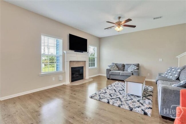 Building Photo - 1597 Longleaf Ct