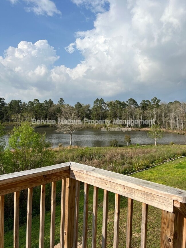 Building Photo - 7571 Oak Lake Blvd