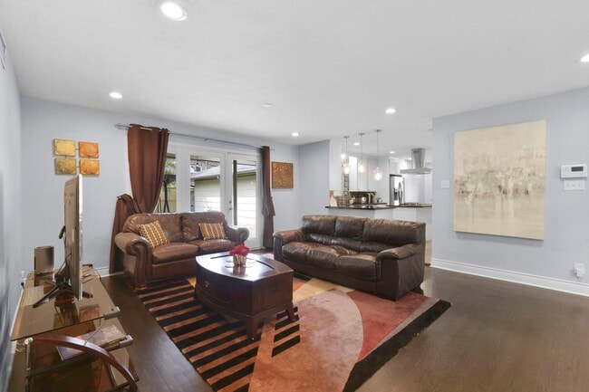 Building Photo - 3123 Deal St