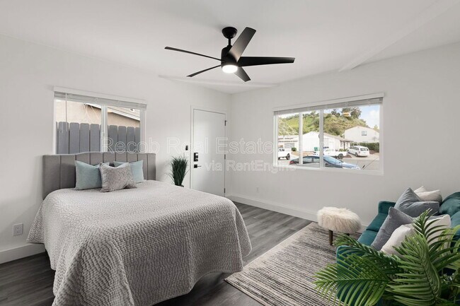 Building Photo - 1710 Hanford Dr