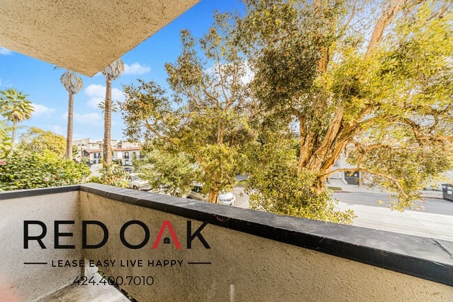 Building Photo - 9809 Regent St