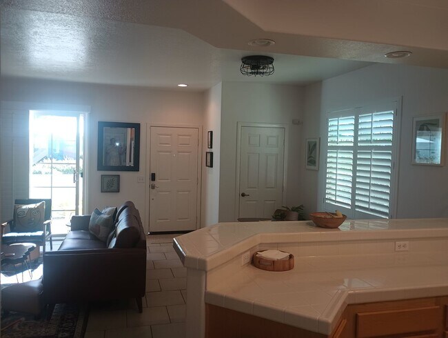 Building Photo - Comfortable Living in the Heart of Rancho Rose