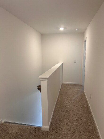 Building Photo - 4095 Claret Cup Dr