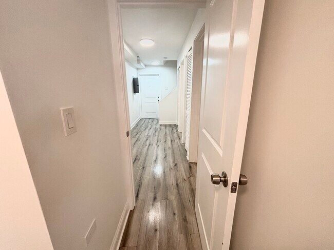 Building Photo - 1344 W Ohio St