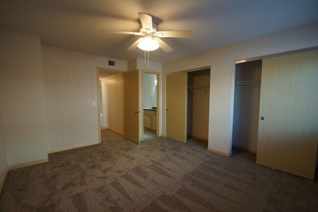 Building Photo - Modern Elegance Meets Comfort – Beautifully Renovated Two-Bedroom