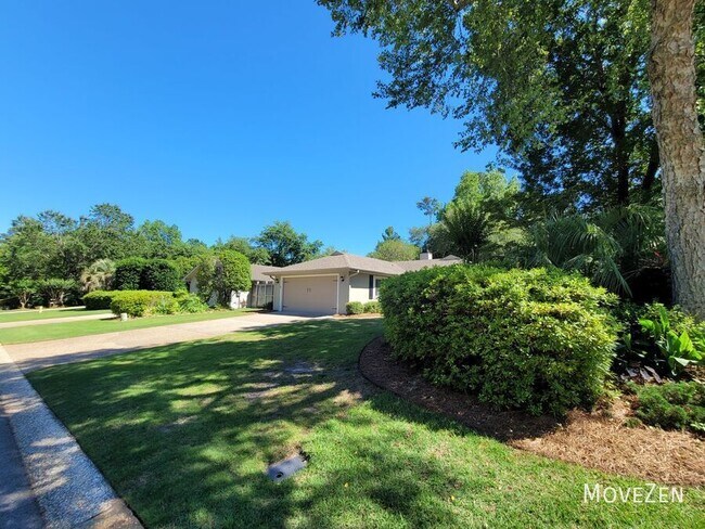 Building Photo - 7112 Key Pointe Dr