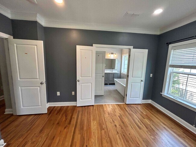 Building Photo - Elegant Intown Living in Carlyle Park – Beautiful 3BR/3.5BA Townhome