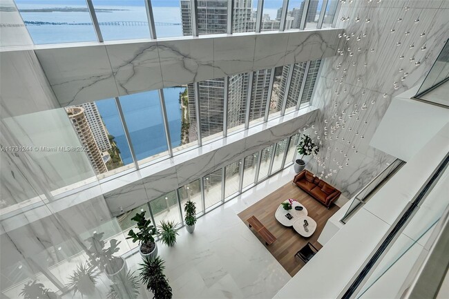 Building Photo - 300 Biscayne Blvd Way