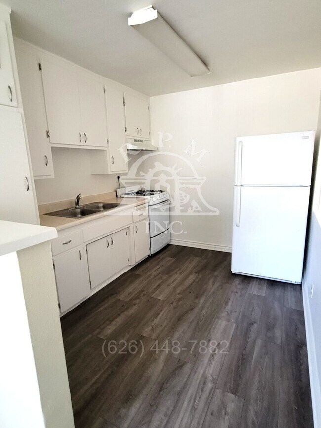 Interior Photo - Penn Mar Ave 3850