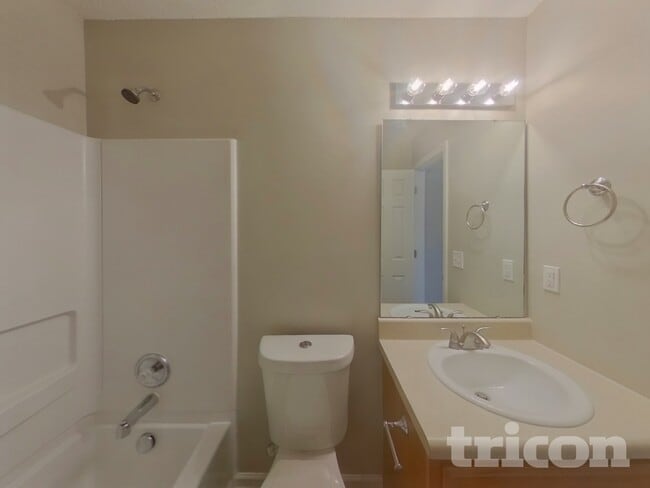 Building Photo - 175 Cascade Dr