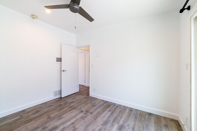Building Photo - 319 Heliotrope Dr