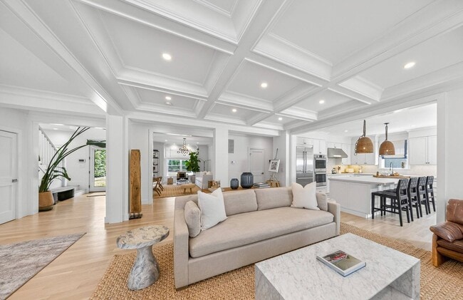 Building Photo - 17 Bayview Rd