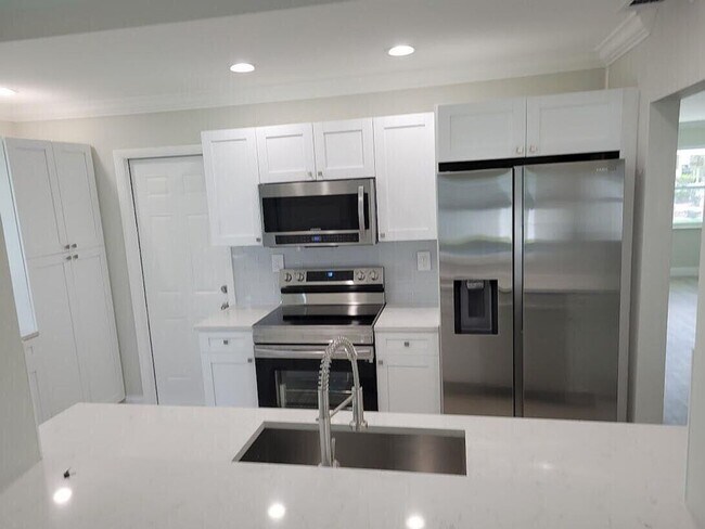 Building Photo - 1915 SW 17th St