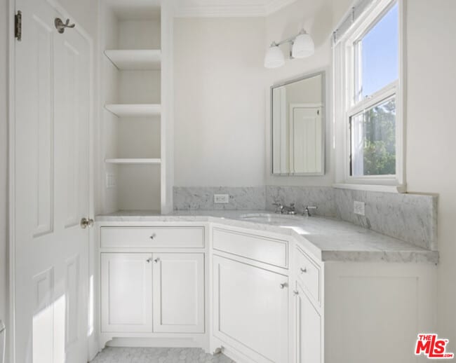 Building Photo - 1009 S Bedford St