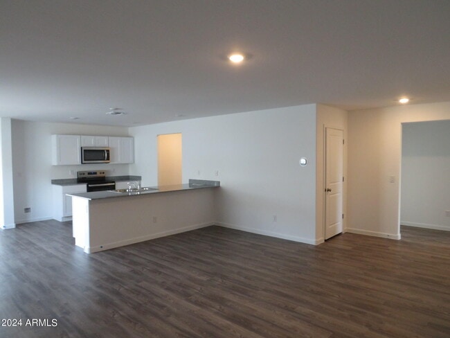 Building Photo - 1456 W Toltec Dr