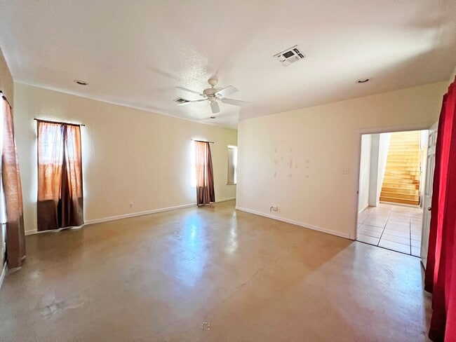 Building Photo - 101 Capt Lee