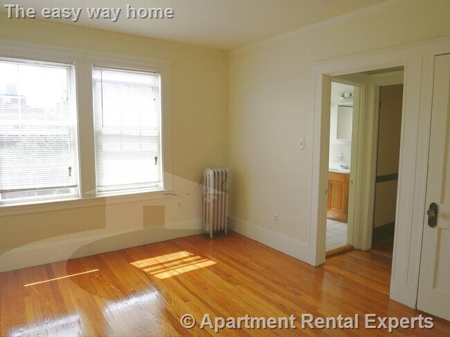 Building Photo - 157 Summer St