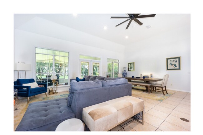 Building Photo - Charming 3 Bedroom , 2 Bath Country Home with Lake Views