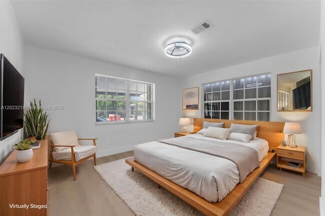 Building Photo - 7150 SW 10th St