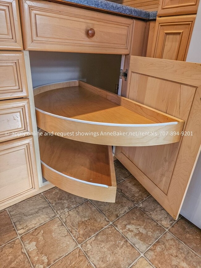 Building Photo - Exquisite Home among the Oak Trees