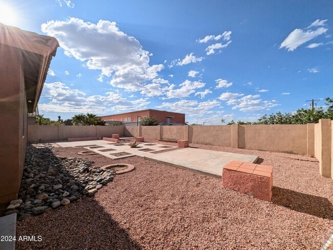 Building Photo - 1530 E Branham Ln