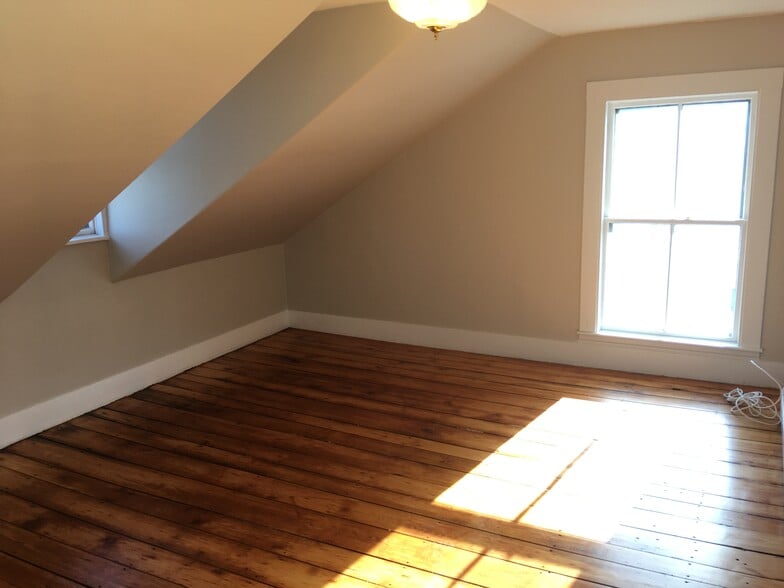 Bedroom #3 - 8 Skerry St