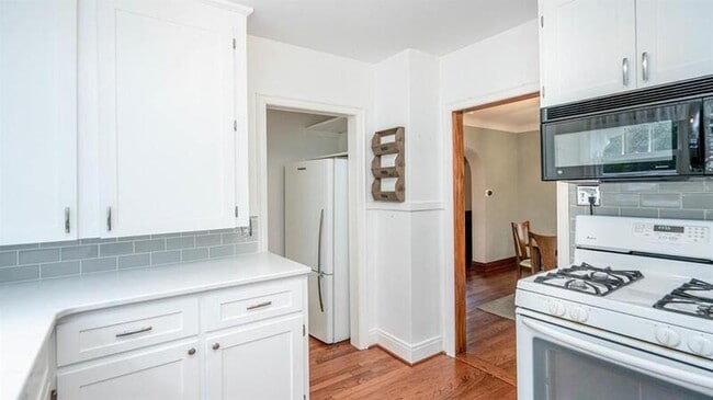 Building Photo - 1205 Miller Ave