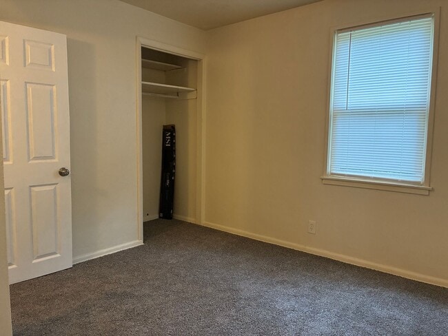 Building Photo - 2 Bedroom 1 Bathroom Single Family Home in...