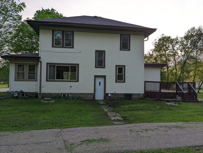 Building Photo - 708 Park St
